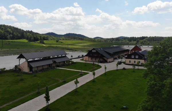 Jítravský Dvorec - Apartmány nad stájemi