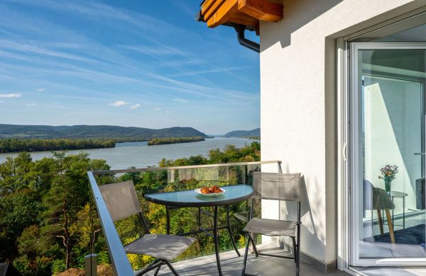 Akvarell Apartmanház Zebegény