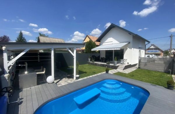Nemes Apartmanház Tóalmás