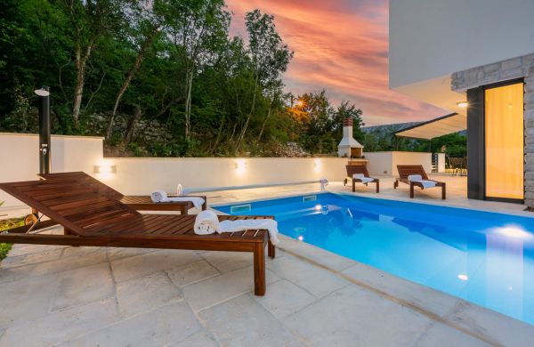 Villa Luce Kostelj