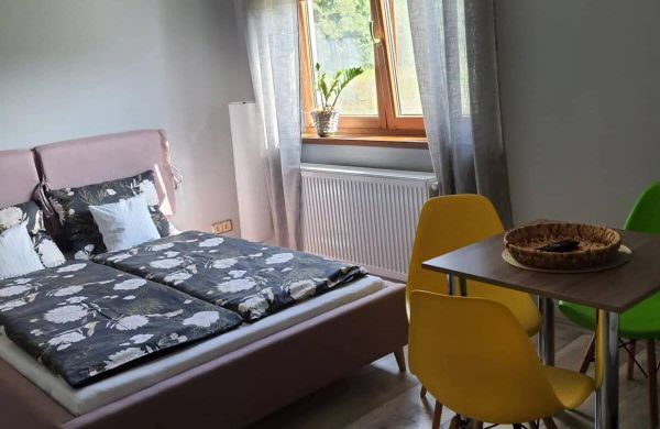 Pokoje wypoczynkowe "Wiejski Raj" Chocieszów