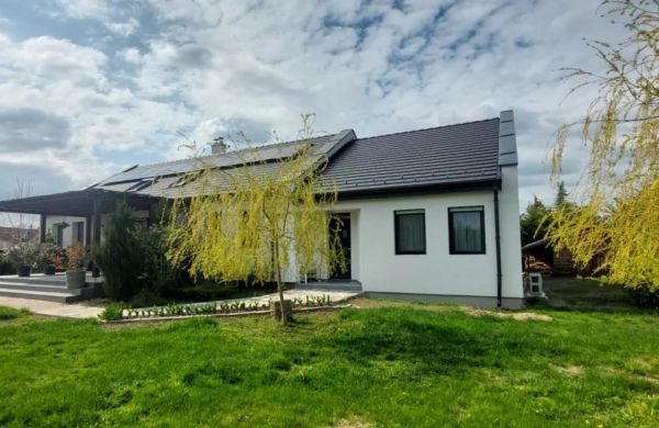 Lila Akác Apartman Gárdony