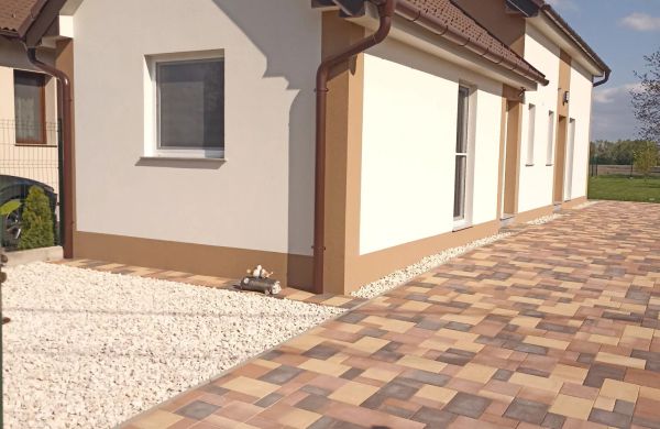 Vadgalamb Apartmanház Lipót