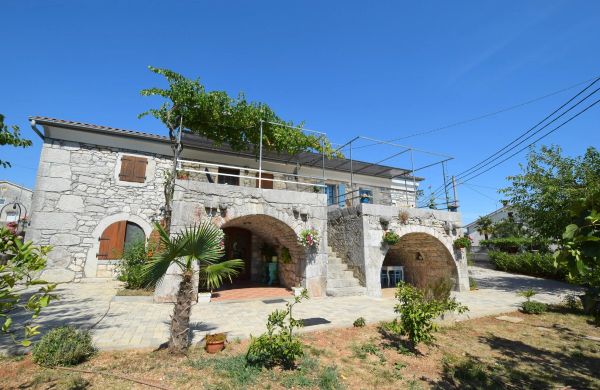 Apartments With Parking Space Skrbcici, Krk - 20440 Skrbčići