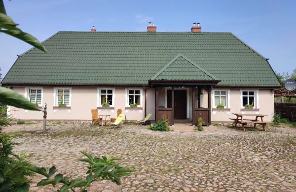 Domek Jaskółcze Gniazdo Grabówko