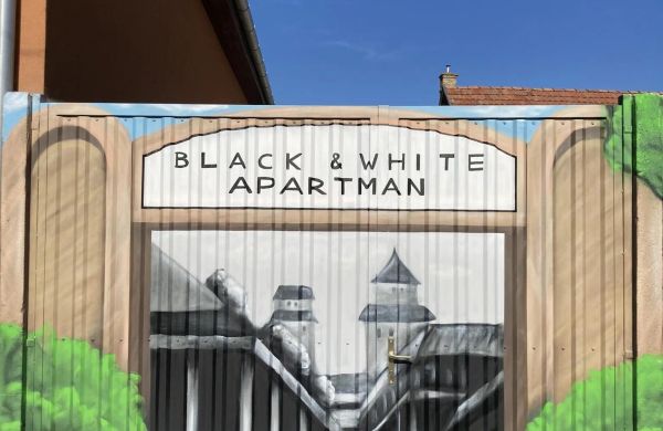 Black And White Apartman Cegléd