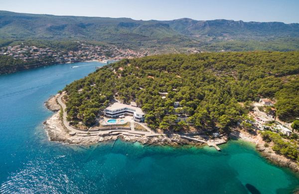 Resort Fontana Bayside Park Jelsa Hvar