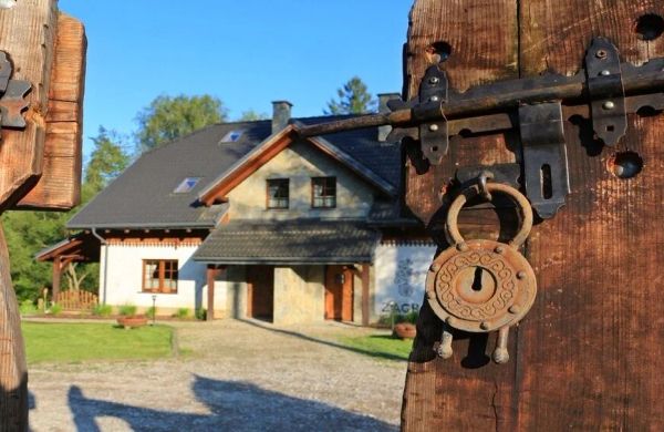 Zagroda Lipowiec - Karczmarz Berezka Polańczyk