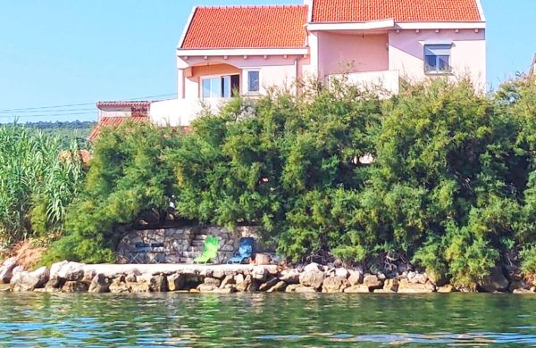 Apartments La Mer Nevidane