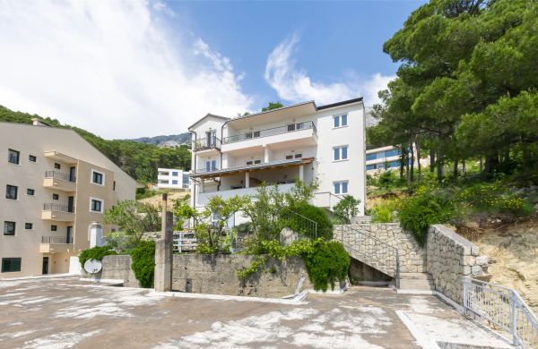 Apartments Ana Brela
