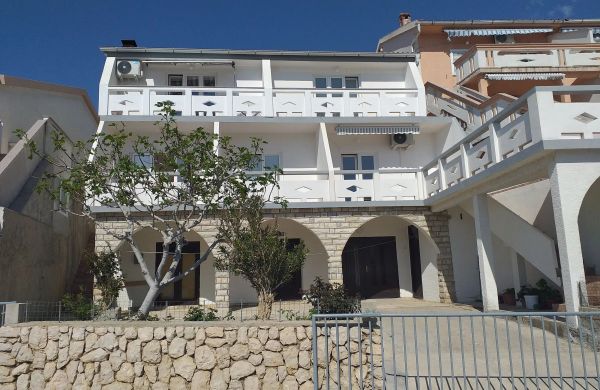 Apartment Moonstone Metajna