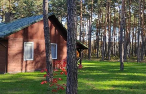 DOMKI NAD TANWIĄ