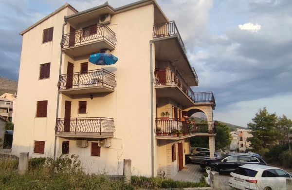 Apartments With Parking Space Stobreč, Split - 20510 Stobreč