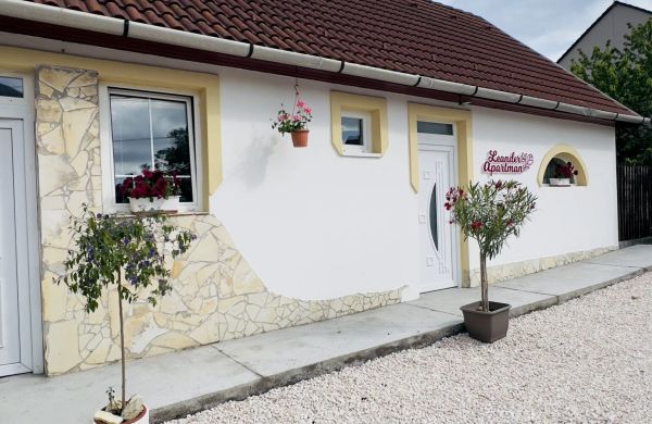 Leander Apartman Ostoros
