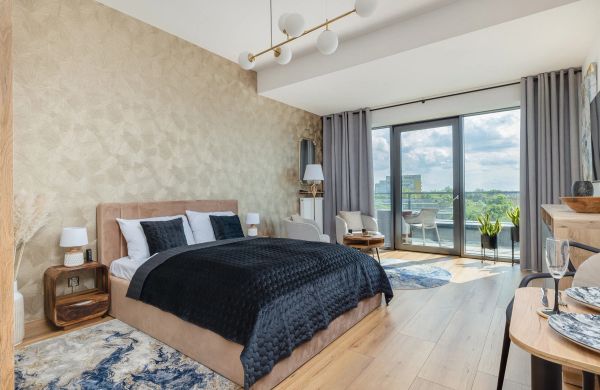 Hanza Tower 639