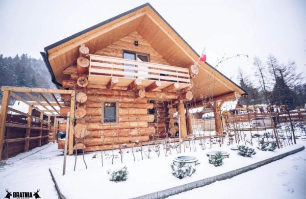 BRATNIA BYSTRE - Domy z bala z jacuzzi i sauna Baligród