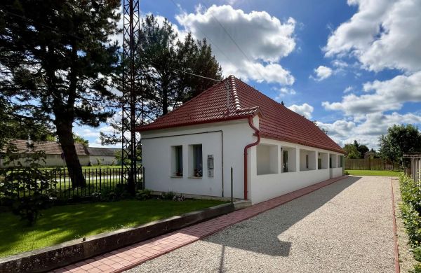 Fenyőudvar Vendégház Mocsa