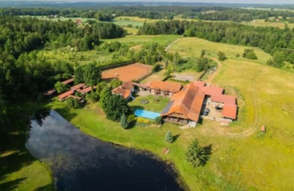 Dworek u Pelców Kolonia Krzyżany, Ryn