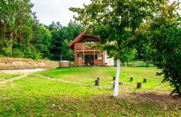 POD LASEM U SURAJÓW