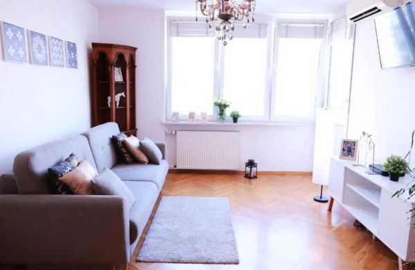 Cozy and great location by Cooee Apartments Warszawa