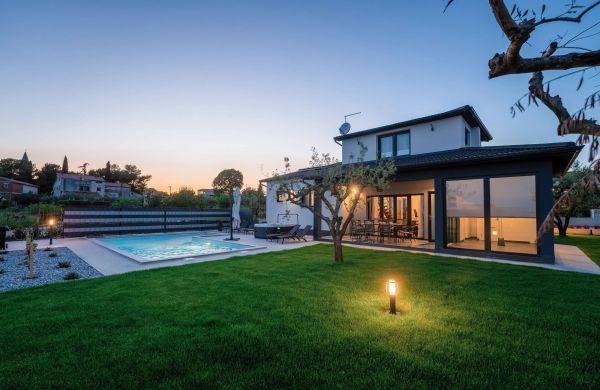 Villa Jasminka s bazenom i whirlpool-om Kastelir