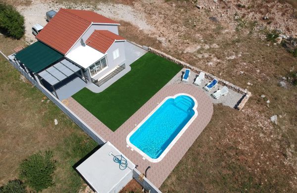 House Nane Garden Mirca