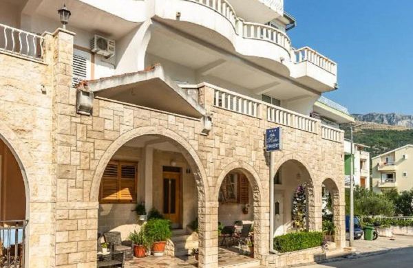 Apartments and Rooms Happiness Tucepi