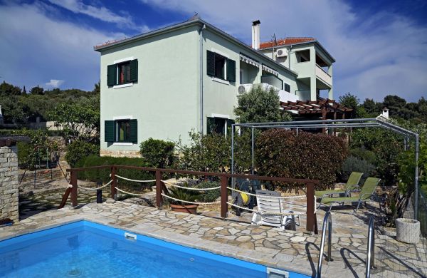 Apartments Toni Maslinica