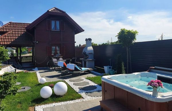 Family-friendly House With Hot Tub Varaždin, Zagorje - 22470 Varaždin