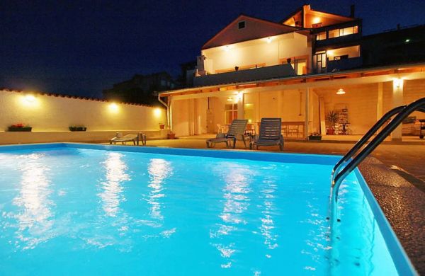 Apartments Denko Kali