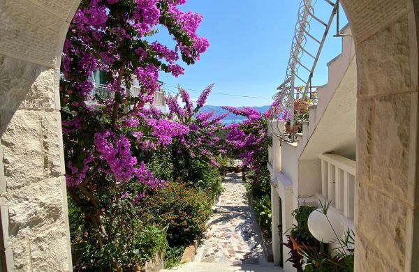 Apartments Nada Sucuraj