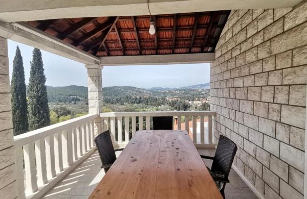 House Ule 2 Žrnovo