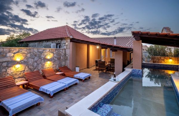 Family Friendly House With A Swimming Pool Zastražišće, Hvar - 23743 Zastražišće