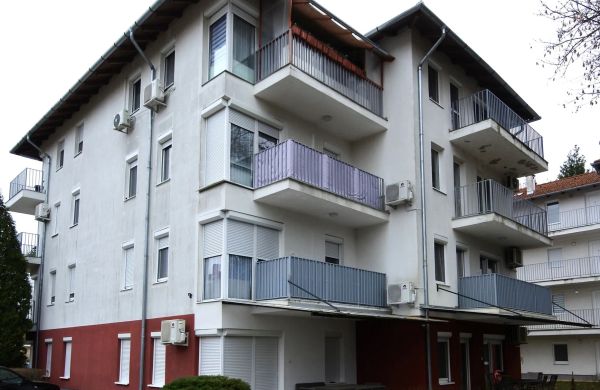 Liliom Apartman Dombóvár