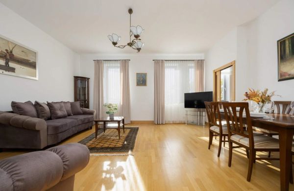 Tyniecka 27 | Rodzinny Apartament | Parking Warszawa
