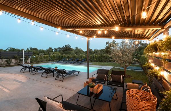 Villa Palazzina I s bazenom i wellnesom Vranici