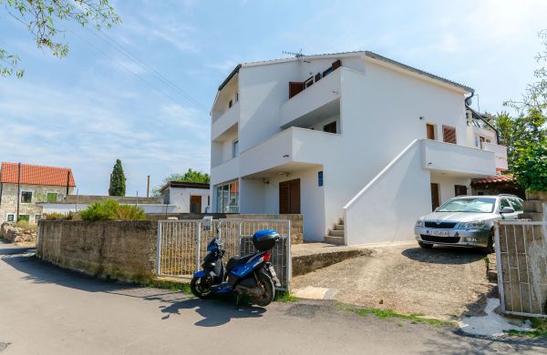 Apartments Lada Vrboska