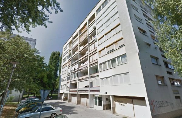 Apartments With Parking Space Karlovac - 20779