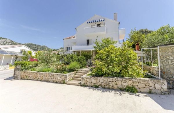 Apartments With Parking Space Hvar - 23674