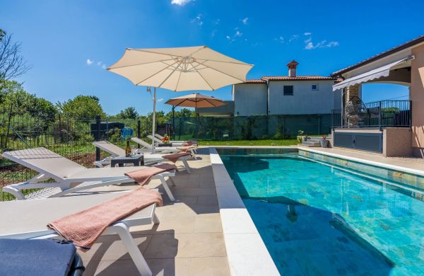 Villa Daris Nedescina