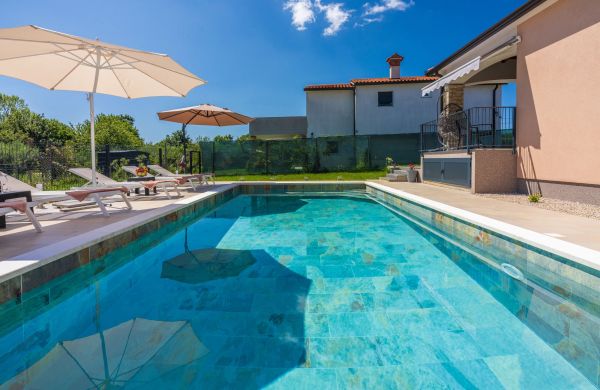 Villa Daris Nedescina