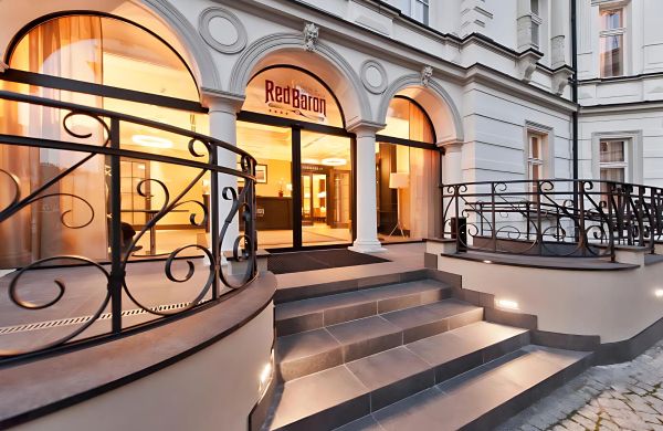 Red Baron Hotel & Restaurant Świdnica