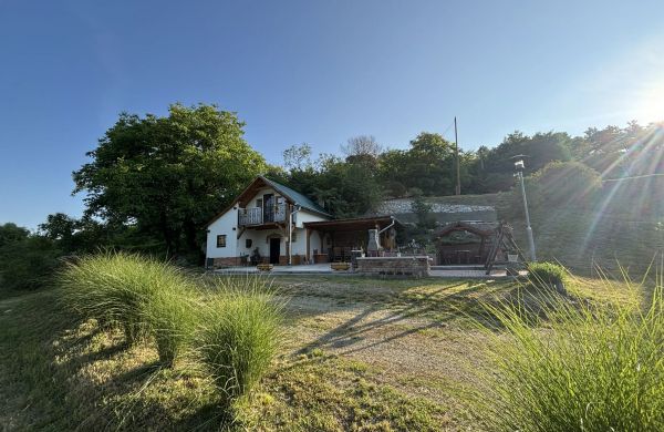 Harica Pince és Vendégház Kondó