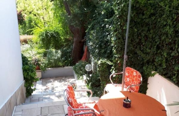 Apartment Apartment Yellow Baska Voda