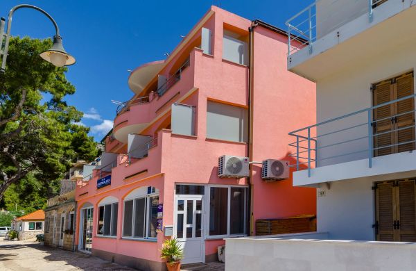 Apartments Juka Milna