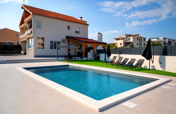 House Villa LuNi Brodarica