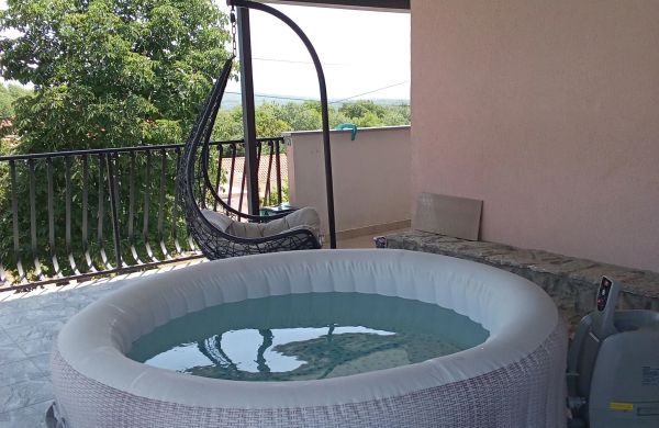 Rooms With Hot Tub Vrh, Krk - 24028 Vrh