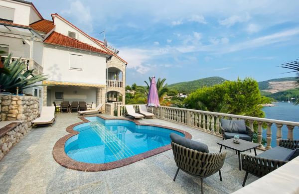 Seaside Apartments With A Swimming Pool Cove Pribinja, Hvar - 24171 Pribinja