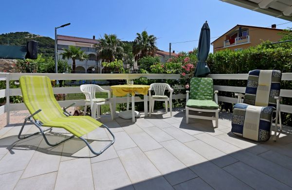 Apartments With Parking Space Barbat, Rab - 24547 Barbat