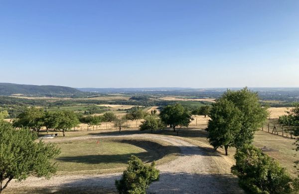 Bázis a hegyen Vendégház Dunaszentmiklós
